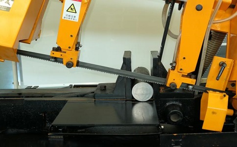 沙溪镇数控带锯床自动送料精度会出现偏差吗？